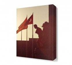 Atatürk ve Türk Bayrağı Tablosu